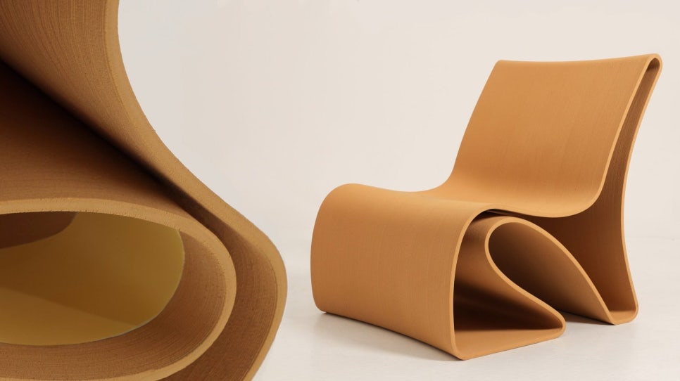 Circula-wood-loop-chair-hero-sca